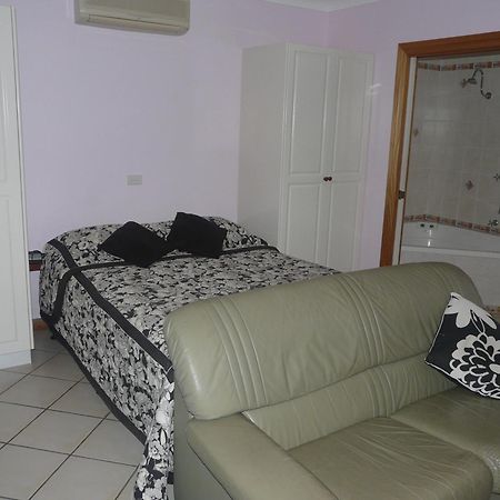 Curtain Fig Motel Yungaburra Bagian luar foto